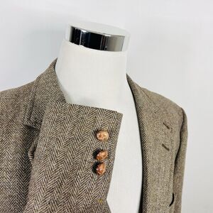 College Hall 46R Vintage Tweed Blazer Beige Herringbone Wool Two Button Vented